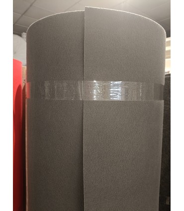 Moqueta ferial GRIS MEDIO con plástico de protección