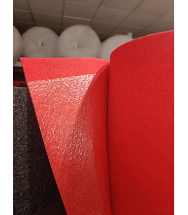 Moqueta ferial ROJA con plástico de protección